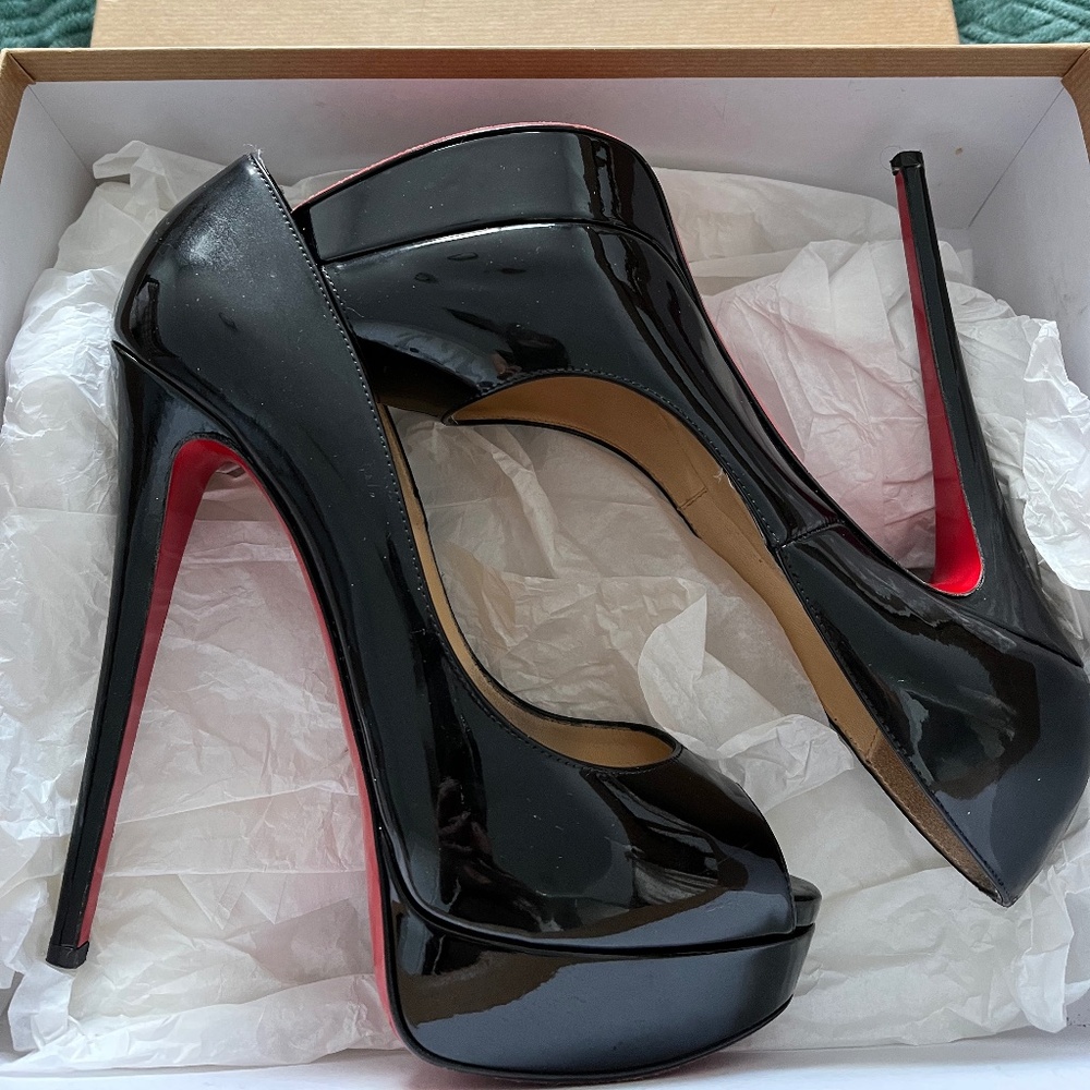 Black lady peep size 40